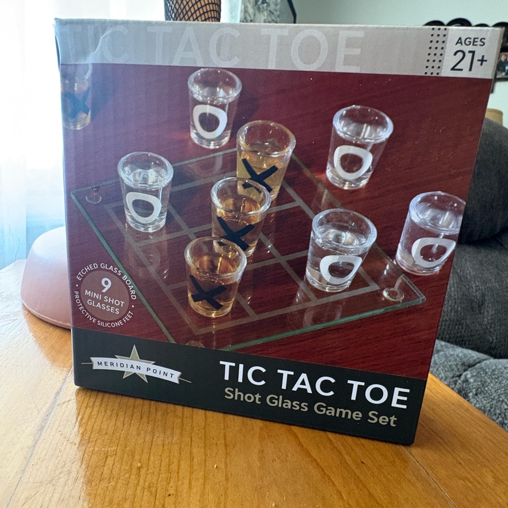 Tic Tac Toe Shot Glass Game Set - Black and Gold